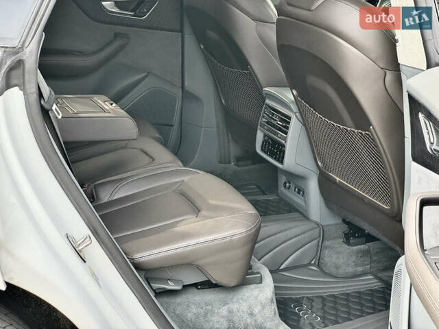 Білий Ауді Q8, об'ємом двигуна 3 л та пробігом 108 тис. км за 54999 $, фото 37 на Automoto.ua