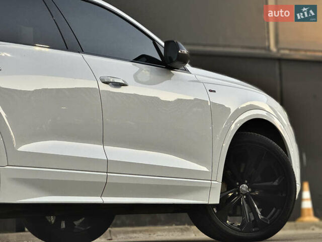 Білий Ауді Q8, об'ємом двигуна 3 л та пробігом 108 тис. км за 54999 $, фото 5 на Automoto.ua