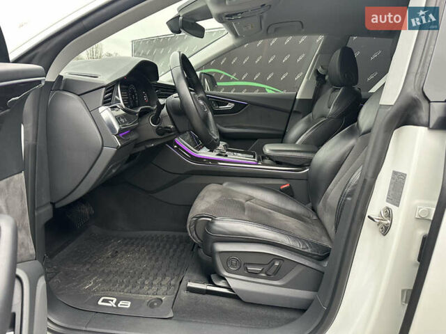 Білий Ауді Q8, об'ємом двигуна 2.97 л та пробігом 73 тис. км за 55000 $, фото 6 на Automoto.ua