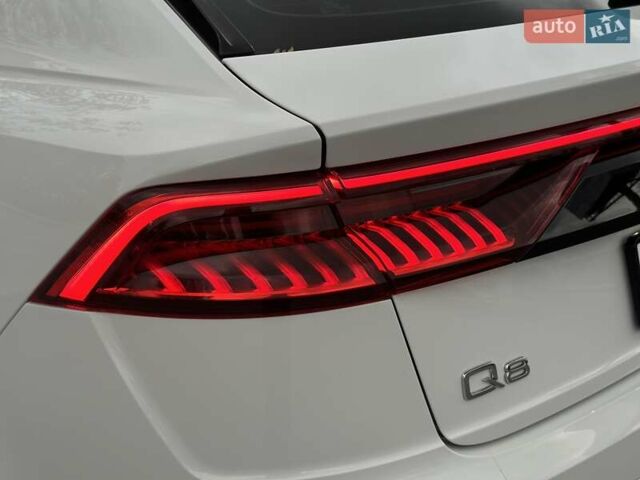Ауді Q8 2019 у Києві на Automoto.ua Білий Ауді Q8, об'ємом двигуна 3 л та пробігом 60 тис. км за 64990 $, фото 9 на Automoto.ua