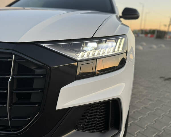 Білий Ауді Q8, об'ємом двигуна 3 л та пробігом 118 тис. км за 54000 $, фото 3 на Automoto.ua