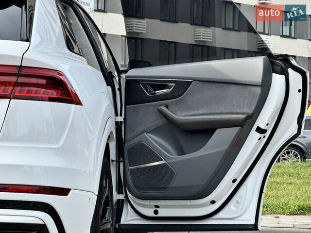 Білий Ауді Q8, об'ємом двигуна 3 л та пробігом 108 тис. км за 54999 $, фото 31 на Automoto.ua