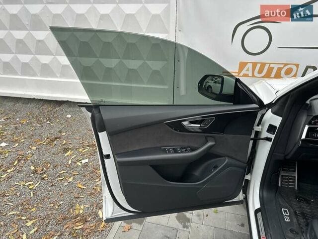 Ауді Q8 2019 у Києві на Automoto.ua Білий Ауді Q8, об'ємом двигуна 3 л та пробігом 60 тис. км за 64990 $, фото 15 на Automoto.ua