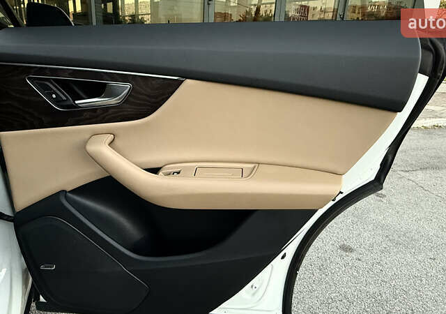 Білий Ауді Q8, об'ємом двигуна 3 л та пробігом 122 тис. км за 49999 $, фото 31 на Automoto.ua