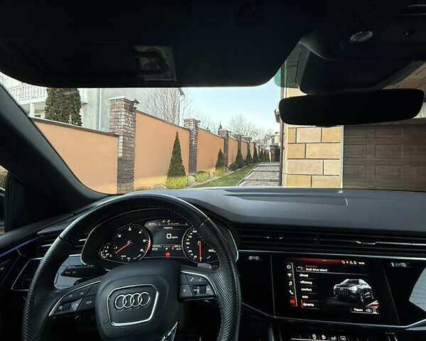 Білий Ауді Q8, об'ємом двигуна 2.97 л та пробігом 150 тис. км за 58000 $, фото 12 на Automoto.ua