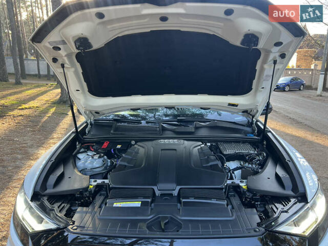 Белый Ауди Q8, объемом двигателя 2.97 л и пробегом 213 тыс. км за 54200 $, фото 22 на Automoto.ua