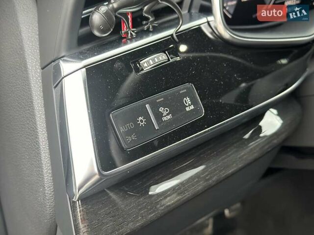 Ауді Q8 2019 у Києві на Automoto.ua Білий Ауді Q8, об'ємом двигуна 3 л та пробігом 60 тис. км за 64990 $, фото 20 на Automoto.ua