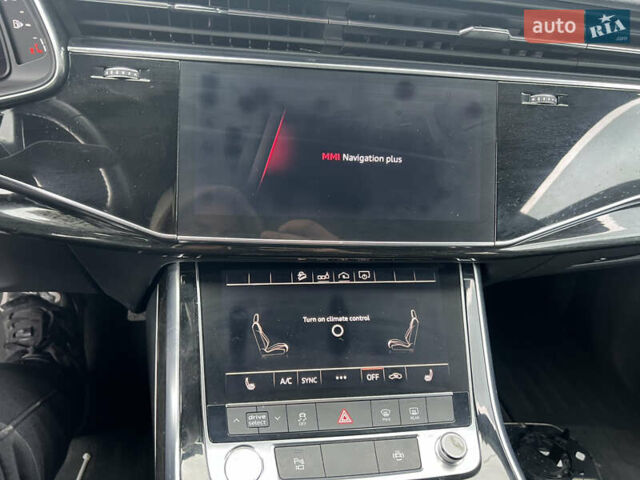 Белый Ауди Q8, объемом двигателя 3 л и пробегом 79 тыс. км за 29000 $, фото 18 на Automoto.ua