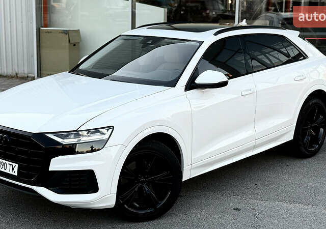 Білий Ауді Q8, об'ємом двигуна 3 л та пробігом 122 тис. км за 49999 $, фото 5 на Automoto.ua
