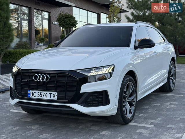 Белый Ауди Q8, объемом двигателя 3 л и пробегом 160 тыс. км за 52900 $, фото 1 на Automoto.ua