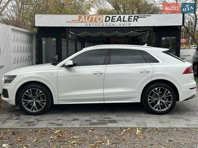 Ауді Q8 2019 у Києві на Automoto.ua Білий Ауді Q8, об'ємом двигуна 3 л та пробігом 60 тис. км за 64990 $, фото 7 на Automoto.ua