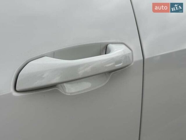 Ауді Q8 2019 у Києві на Automoto.ua Білий Ауді Q8, об'ємом двигуна 3 л та пробігом 60 тис. км за 64990 $, фото 6 на Automoto.ua