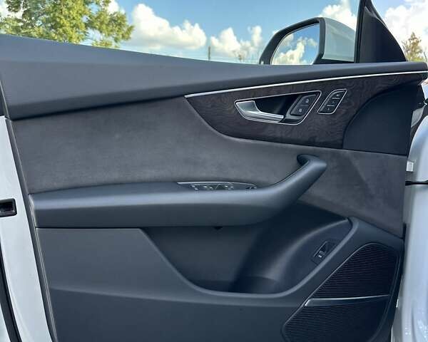 Білий Ауді Q8, об'ємом двигуна 3 л та пробігом 118 тис. км за 64999 $, фото 29 на Automoto.ua