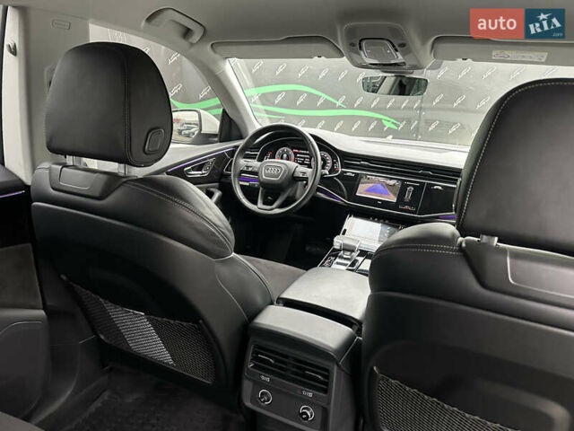 Білий Ауді Q8, об'ємом двигуна 2.97 л та пробігом 73 тис. км за 55000 $, фото 25 на Automoto.ua