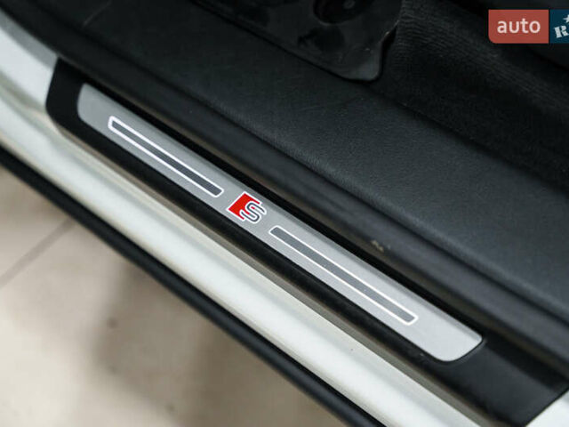 Белый Ауди Q8, объемом двигателя 3 л и пробегом 60 тыс. км за 62300 $, фото 16 на Automoto.ua