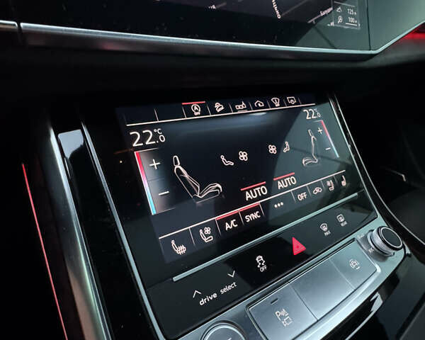 Білий Ауді Q8, об'ємом двигуна 3 л та пробігом 118 тис. км за 54000 $, фото 14 на Automoto.ua