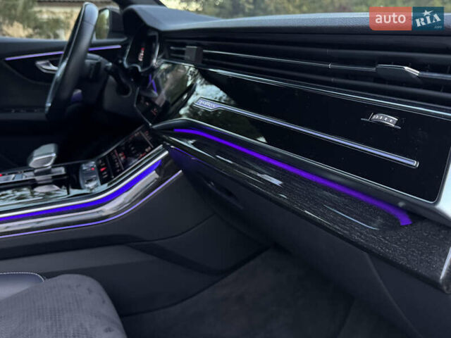 Белый Ауди Q8, объемом двигателя 3 л и пробегом 160 тыс. км за 52900 $, фото 60 на Automoto.ua