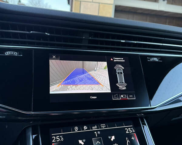 Білий Ауді Q8, об'ємом двигуна 2.97 л та пробігом 150 тис. км за 58000 $, фото 19 на Automoto.ua