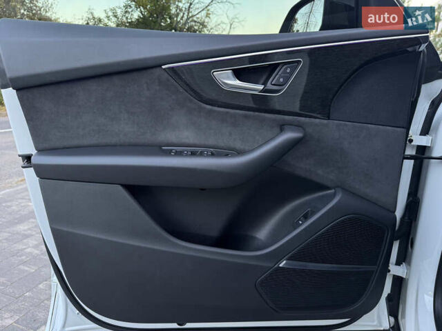 Белый Ауди Q8, объемом двигателя 3 л и пробегом 160 тыс. км за 52900 $, фото 56 на Automoto.ua