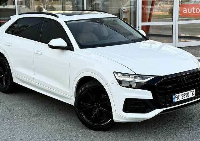 Белый Ауди Q8, объемом двигателя 3 л и пробегом 122 тыс. км за 54500 $, фото 2 на Automoto.ua