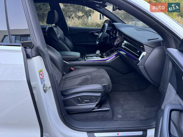 Белый Ауди Q8, объемом двигателя 3 л и пробегом 160 тыс. км за 52900 $, фото 26 на Automoto.ua