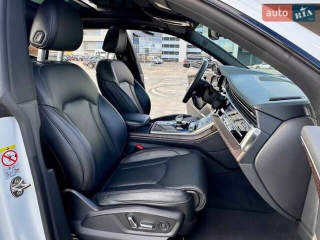 Белый Ауди Q8, объемом двигателя 2.97 л и пробегом 166 тыс. км за 57000 $, фото 30 на Automoto.ua