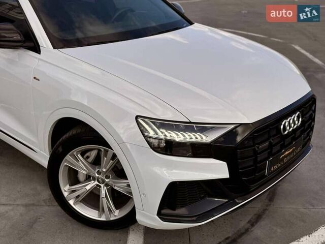 Белый Ауди Q8, объемом двигателя 2.97 л и пробегом 166 тыс. км за 57000 $, фото 3 на Automoto.ua