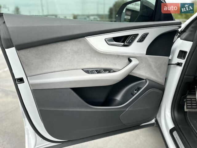 Белый Ауди Q8, объемом двигателя 2.97 л и пробегом 65 тыс. км за 65000 $, фото 21 на Automoto.ua