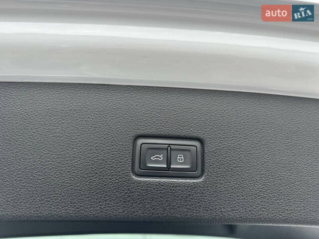 Белый Ауди Q8, объемом двигателя 2.97 л и пробегом 65 тыс. км за 65000 $, фото 28 на Automoto.ua