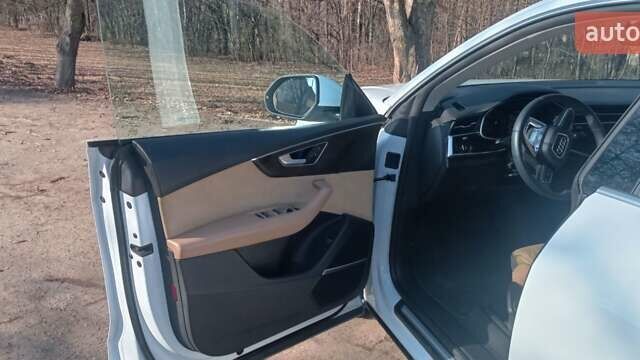 Білий Ауді Q8, об'ємом двигуна 2.97 л та пробігом 55 тис. км за 71900 $, фото 8 на Automoto.ua