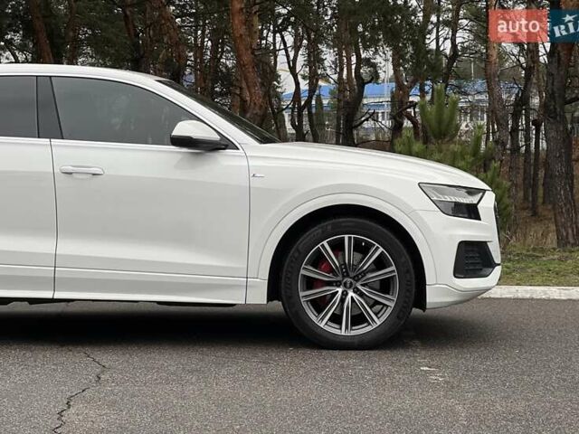 Белый Ауди Q8, объемом двигателя 3 л и пробегом 110 тыс. км за 63300 $, фото 16 на Automoto.ua