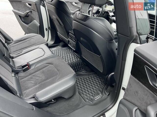 Белый Ауди Q8, объемом двигателя 3 л и пробегом 110 тыс. км за 63300 $, фото 70 на Automoto.ua