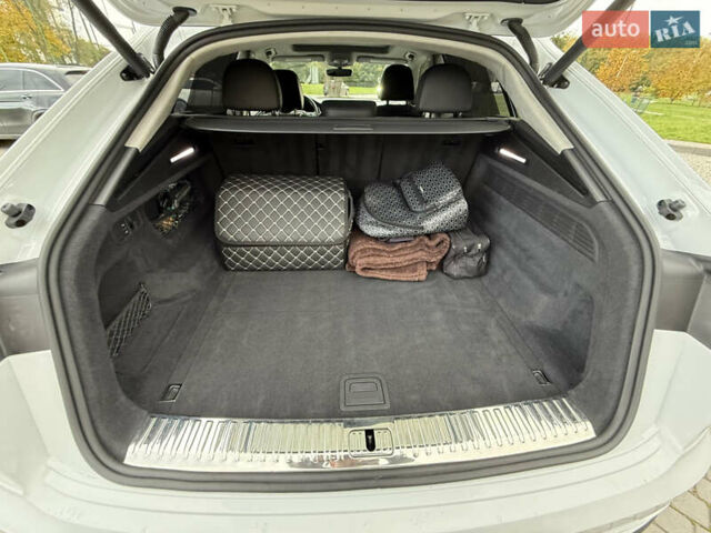 Ауди Q8 2020 в Львове на Automoto.ua Белый Ауди Q8, объемом двигателя 3 л и пробегом 76 тыс. км за 64100 $, фото 31 на Automoto.ua