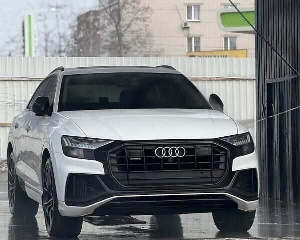 Белый Ауди Q8, объемом двигателя 3 л и пробегом 75 тыс. км за 75000 $, фото 1 на Automoto.ua