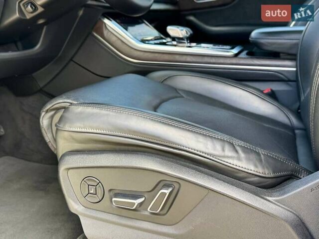 Белый Ауди Q8, объемом двигателя 2.97 л и пробегом 166 тыс. км за 57000 $, фото 24 на Automoto.ua