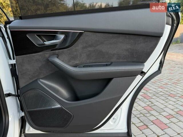 Белый Ауди Q8, объемом двигателя 3 л и пробегом 107 тыс. км за 74267 $, фото 92 на Automoto.ua