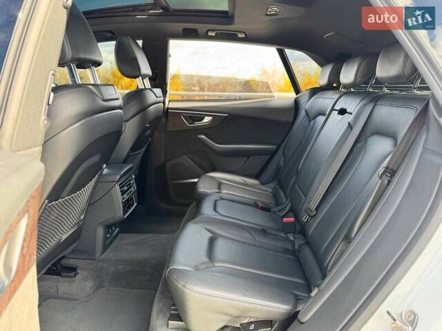 Белый Ауди Q8, объемом двигателя 2.97 л и пробегом 166 тыс. км за 57000 $, фото 26 на Automoto.ua