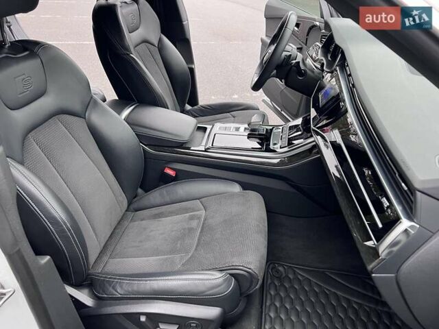 Белый Ауди Q8, объемом двигателя 3 л и пробегом 110 тыс. км за 63300 $, фото 73 на Automoto.ua