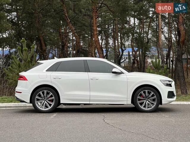 Белый Ауди Q8, объемом двигателя 3 л и пробегом 110 тыс. км за 63300 $, фото 14 на Automoto.ua