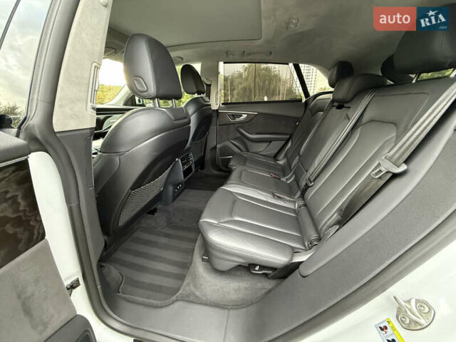 Ауди Q8 2020 в Львове на Automoto.ua Белый Ауди Q8, объемом двигателя 3 л и пробегом 76 тыс. км за 64100 $, фото 34 на Automoto.ua