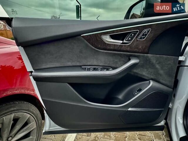Білий Ауді Q8, об'ємом двигуна 2.97 л та пробігом 165 тис. км за 55900 $, фото 30 на Automoto.ua