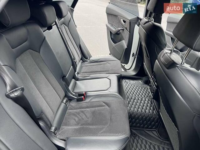 Белый Ауди Q8, объемом двигателя 3 л и пробегом 110 тыс. км за 63300 $, фото 71 на Automoto.ua