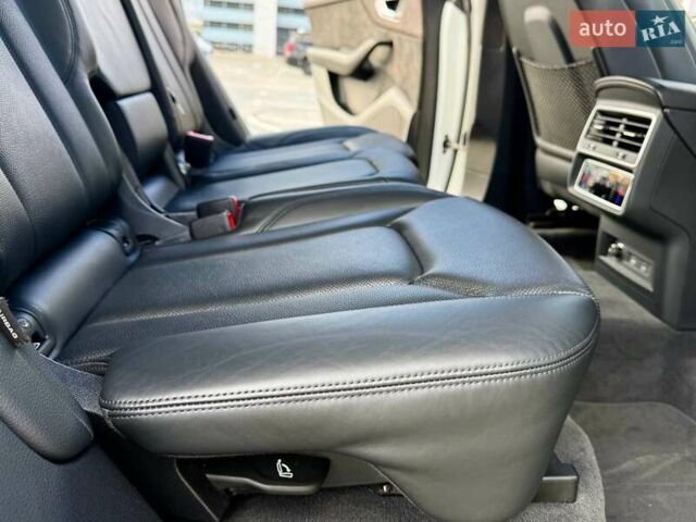 Белый Ауди Q8, объемом двигателя 2.97 л и пробегом 166 тыс. км за 57000 $, фото 33 на Automoto.ua