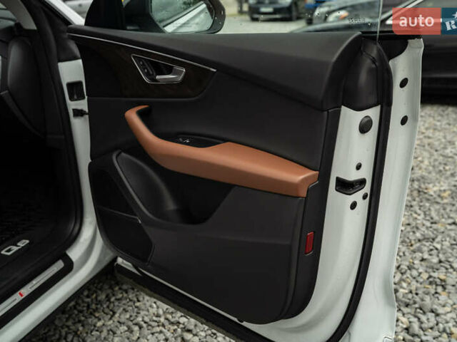 Белый Ауди Q8, объемом двигателя 3 л и пробегом 51 тыс. км за 55800 $, фото 66 на Automoto.ua
