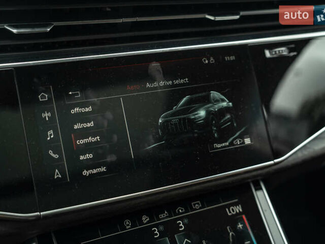 Белый Ауди Q8, объемом двигателя 3 л и пробегом 51 тыс. км за 55800 $, фото 51 на Automoto.ua