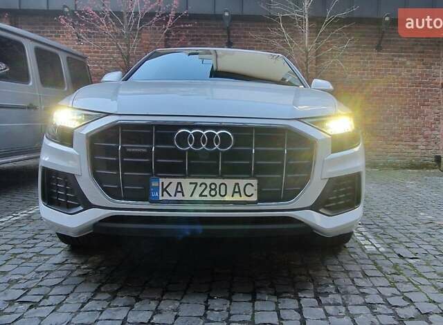 Белый Ауди Q8, объемом двигателя 2.97 л и пробегом 71 тыс. км за 68000 $, фото 2 на Automoto.ua