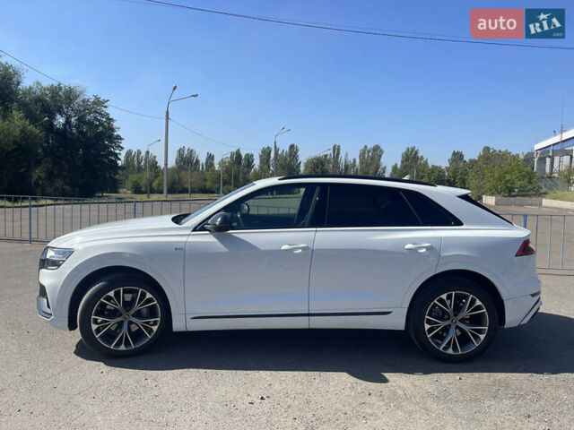 Белый Ауди Q8, объемом двигателя 2.97 л и пробегом 87 тыс. км за 70000 $, фото 2 на Automoto.ua