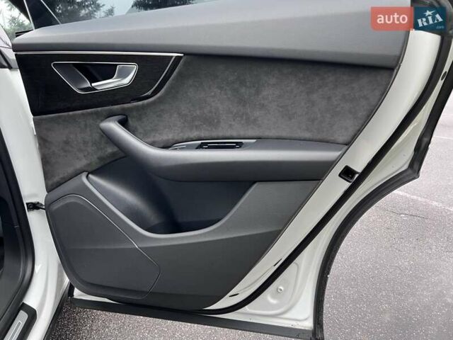 Белый Ауди Q8, объемом двигателя 3 л и пробегом 110 тыс. км за 63300 $, фото 69 на Automoto.ua