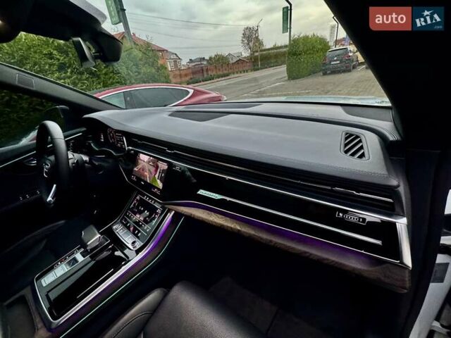 Білий Ауді Q8, об'ємом двигуна 2.97 л та пробігом 165 тис. км за 55900 $, фото 17 на Automoto.ua