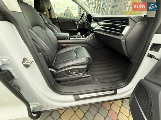 Ауди Q8 2020 в Львове на Automoto.ua Белый Ауди Q8, объемом двигателя 3 л и пробегом 76 тыс. км за 64100 $, фото 26 на Automoto.ua